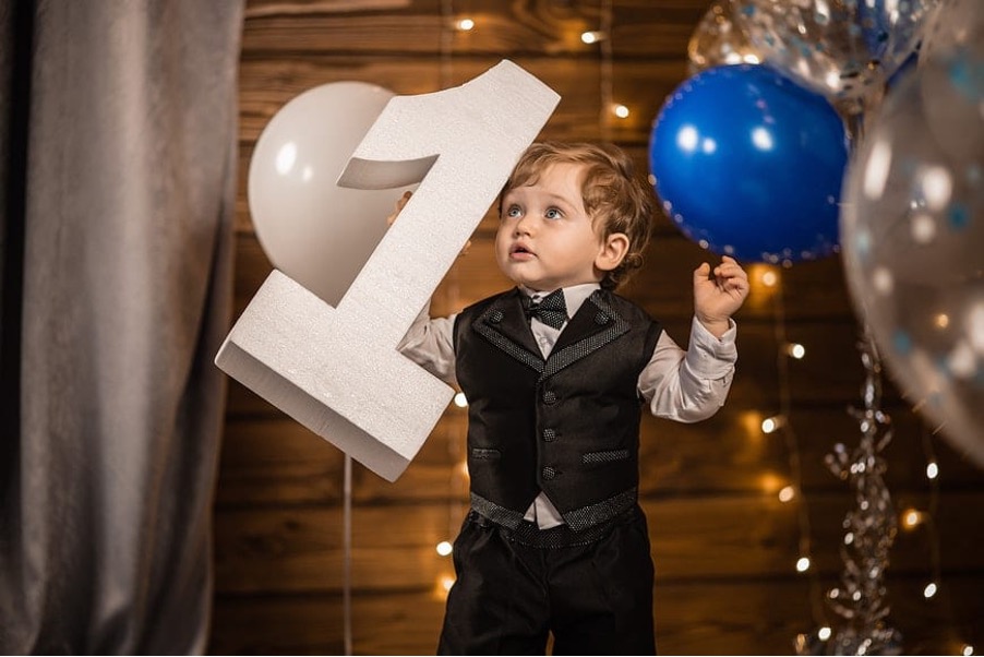 Capturing Cherished Moments: Creative First Birthday Photo Shoot Ideas!